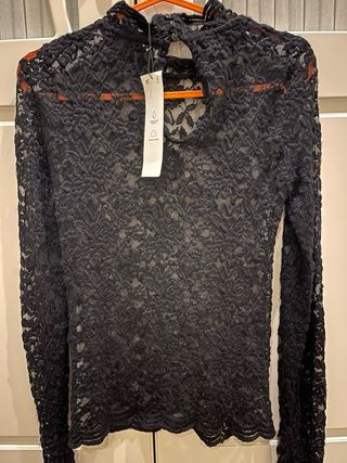 Top encaje Bershka talla S