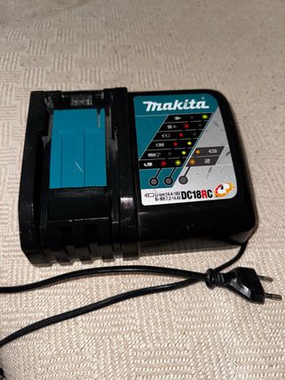 Cargador Makita DC18RC