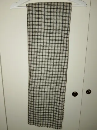 Sciarpone Zara a quadri beige e nero