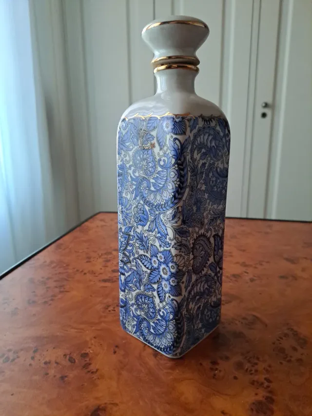 Botella cerámica Manises azul y blanco