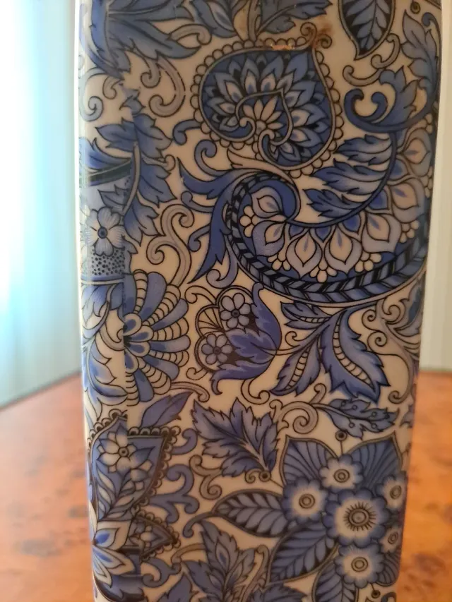 Botella cerámica Manises azul y blanco