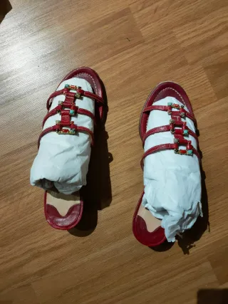 Sandalias de cuña chica