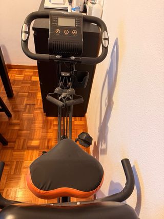 Bicicleta Estática con respaldo y pantalla.