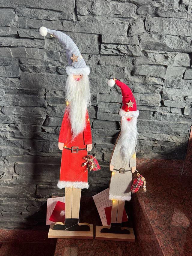 2 Babbo Natale in legno con luce