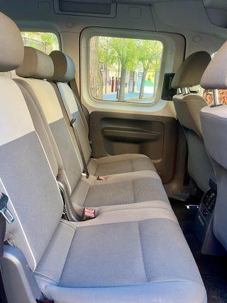 Volkswagen Caddy 2011