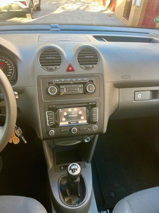 Volkswagen Caddy 2011