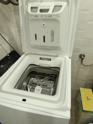Lavadora Indesit Carga Superior 6Kg , buen estad.