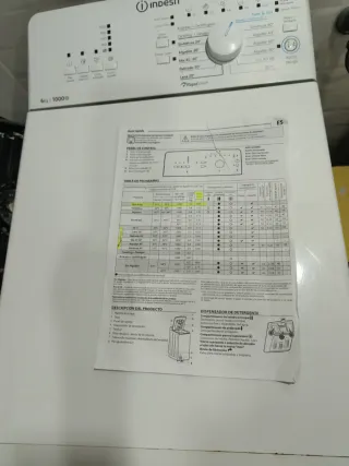 Lavadora Indesit Carga Superior 6Kg , buen estad.