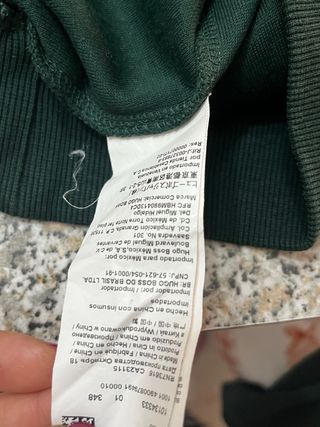 Maglia BOSS verde uomo.Misure 42 spalle 60 lungh.