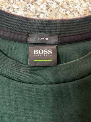 Maglia BOSS verde uomo.Misure 42 spalle 60 lungh.