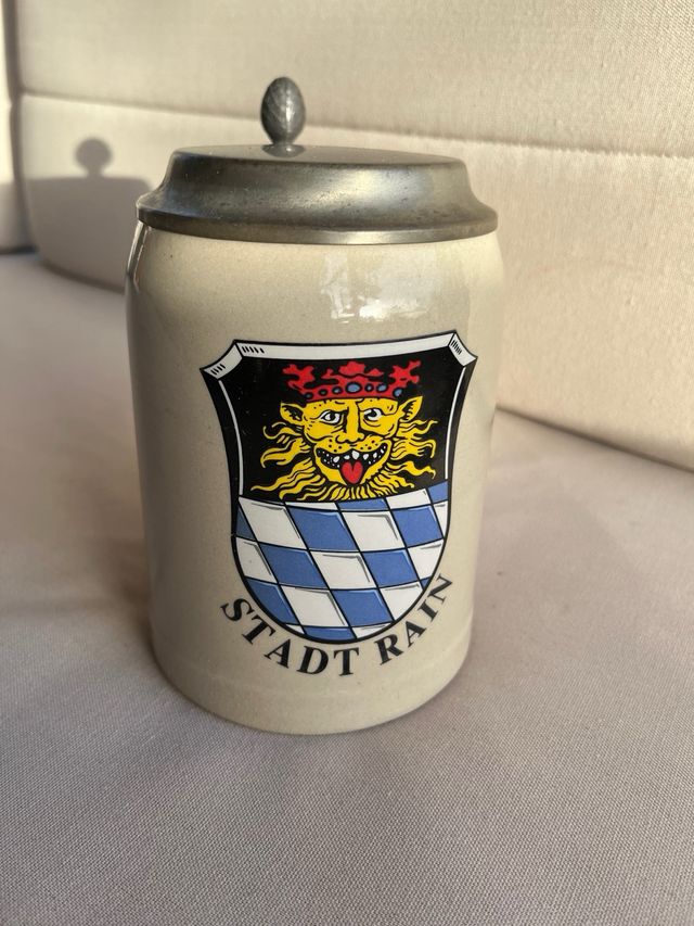 Brocca da birra in gres con coperchio in peltro tedesco