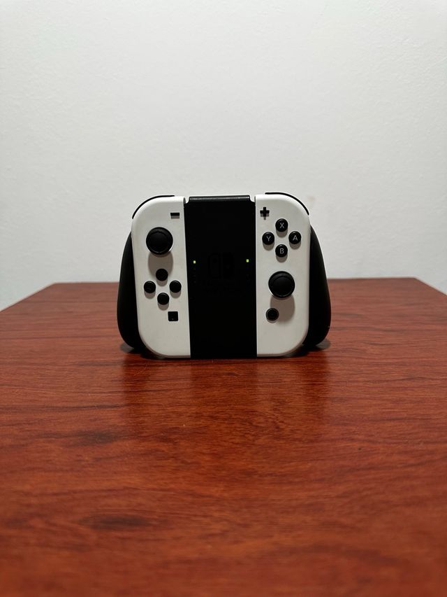 Nintendo Switch OLED + Mando + Acessórios
