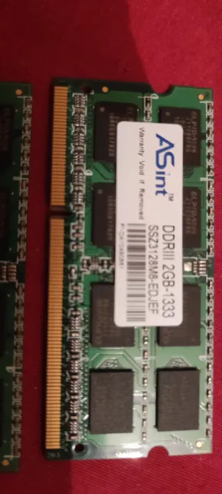 2 Memorias RAM DDR3 de 2 GB total 4 GB