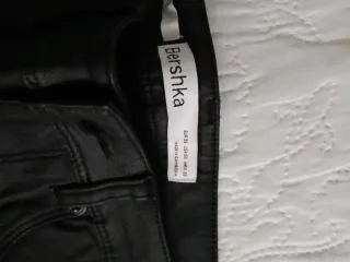 Conjunto Blusa Blanca y Pantalón Negro