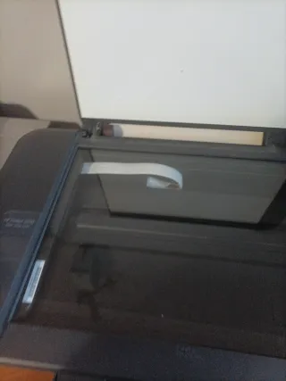 Impresora HP Deskjet 2050 Multifunción