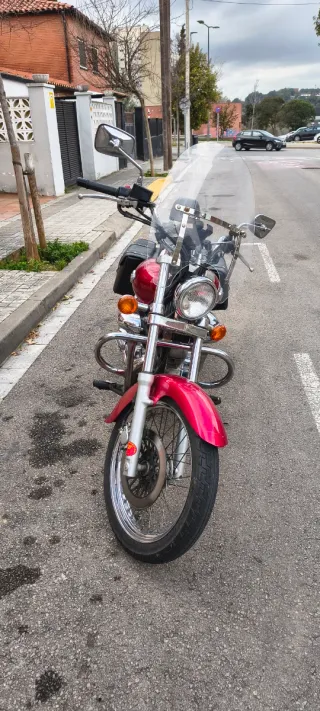 Suzuki Intruder LC 250