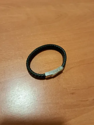 Pulsera Cuero Lotus Style Cierre Plateado