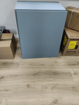 Mueble de cocina azul y blanco