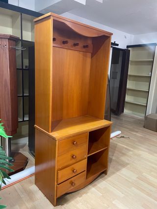 Mueble expositor de madera