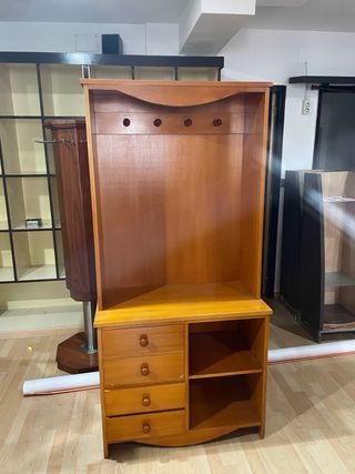 Mueble expositor de madera