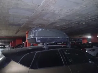 Cofre portaequipaje coche