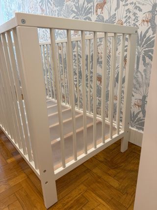Cuna IKEA + colchón + 2 protectores