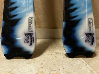 Esquís Salomon de 144cm en buen estado.