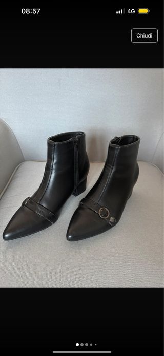 Stivaletti neri Camomilla con fibbia