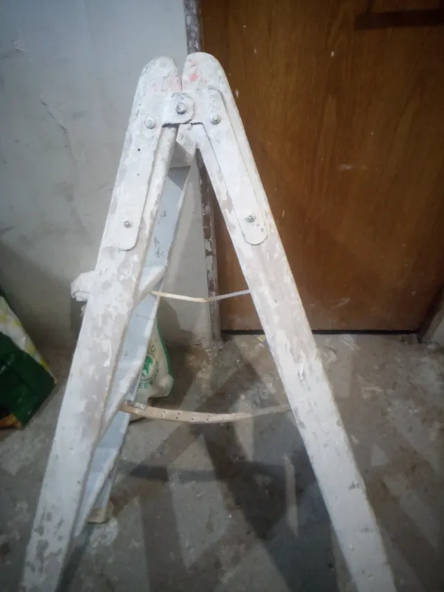 Escalera de madera 4 peldaños