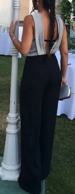 Mono de fiesta plateado y negro