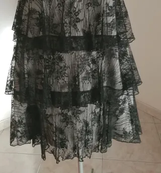 Abito pizzo balze nero e grigio