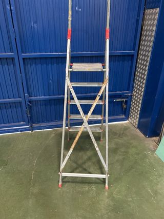 Escalera aluminio 5 peldaños