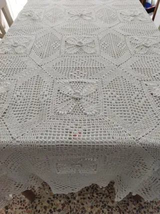Tovaglia uncinetto bianca lavoro a mano