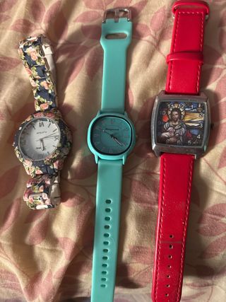 Lote 3 Relojes Mujer Multicolor y Rojo