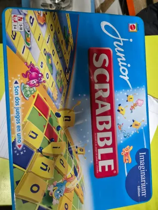 Puzzles y juegos de mesa para niños y niñas .