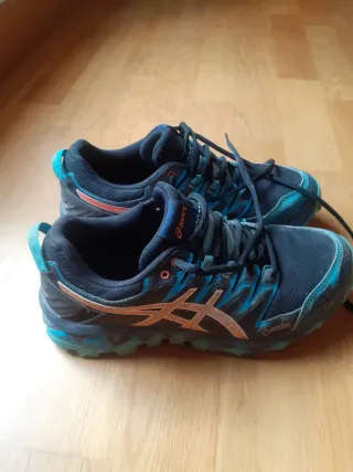 Zapatillas Asics Gore-Tex Negras y Turquesa