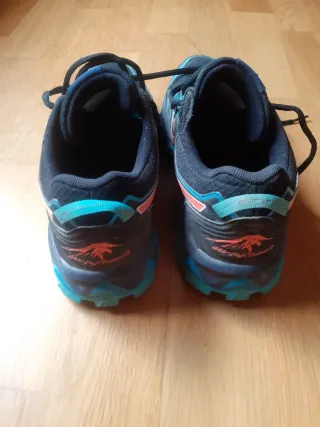 Zapatillas Asics Gore-Tex Negras y Turquesa