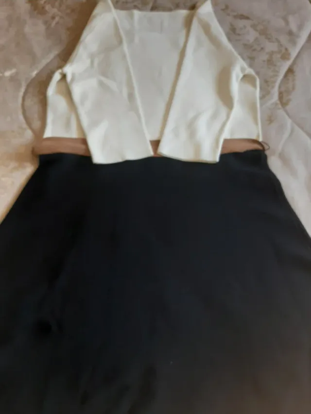 Vestido de punto blanco y negro