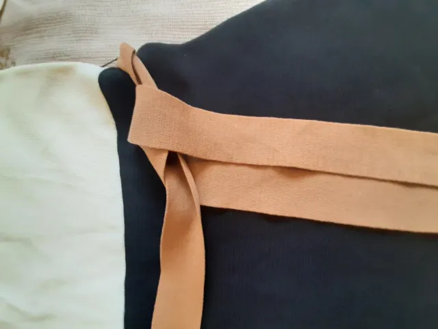 Vestido de punto blanco y negro