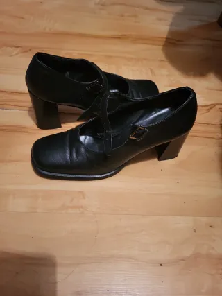 Zapatos de tacón de piel para mujer