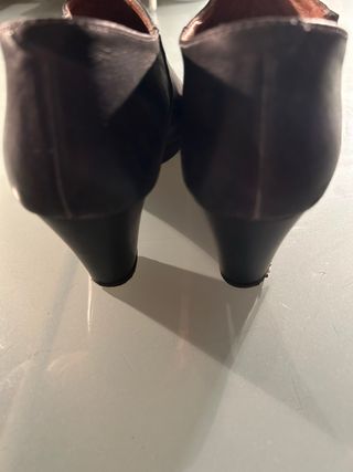 Botines de tacón negros
