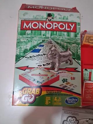 Monopoly Grab & Go Juego de Mesa