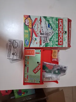 Monopoly Grab & Go Juego de Mesa