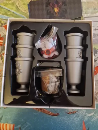 Alzad Vuestras Copas Juego de Mesa