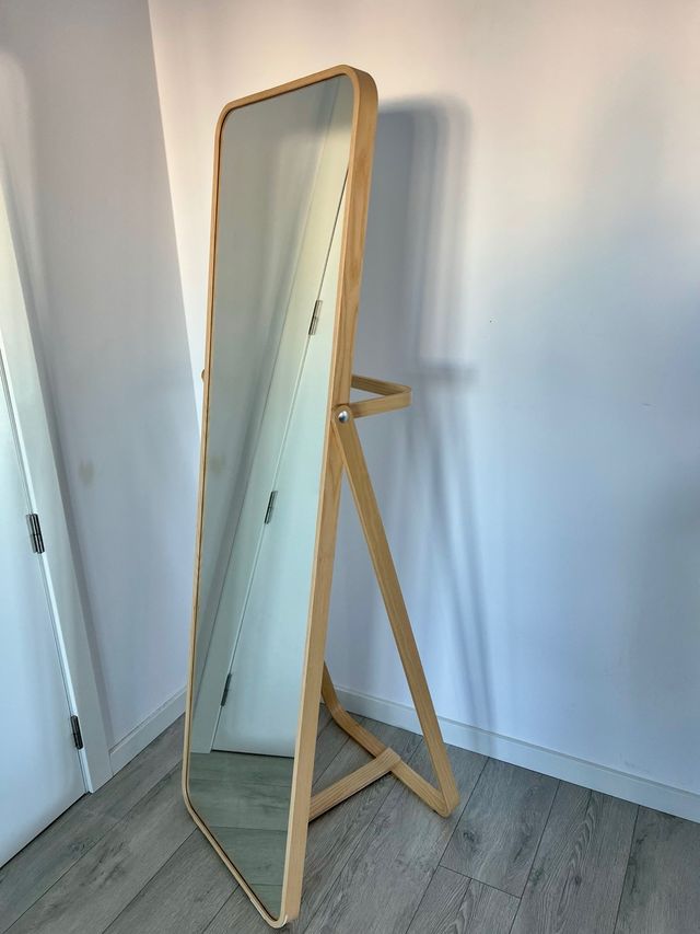 Espejo de pie Ikea madera