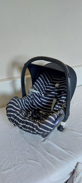Maxi-Cosi + funda + adaptadores Bugaboo