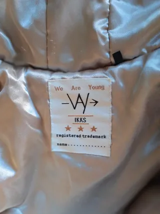 Cazadora beige IKKS con capucha y pelo