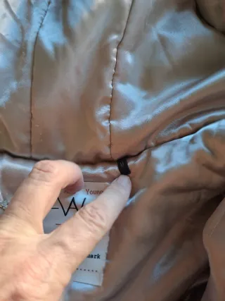 Cazadora beige IKKS con capucha y pelo