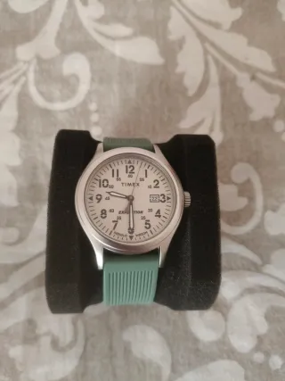 Reloj Timex Expedition Blanco y Verde
