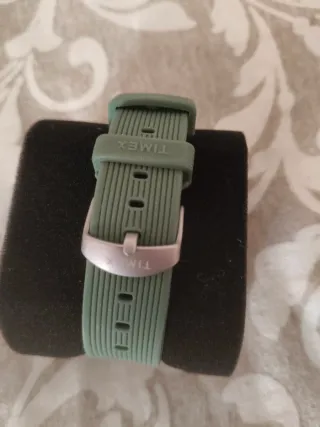 Reloj Timex Expedition Blanco y Verde